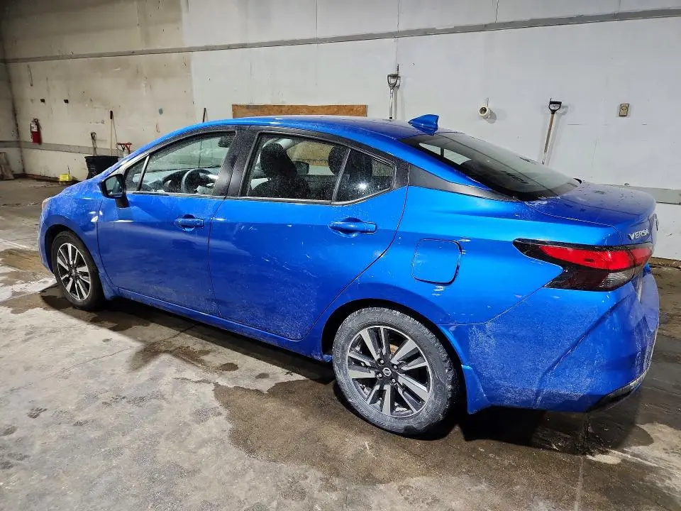 2022 NISSAN VERSA SV  
