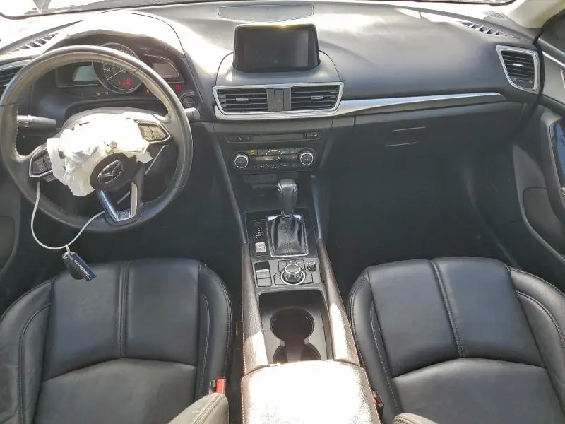 2017 MAZDA 3 TOURING  