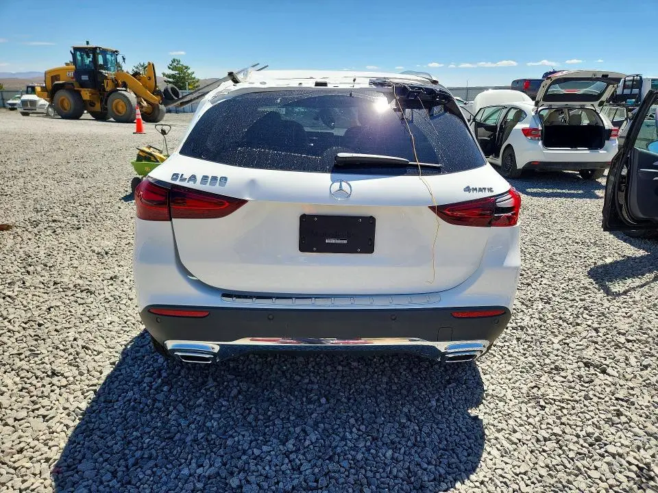 2025 MERCEDES-BENZ GLA 250 4MATIC  