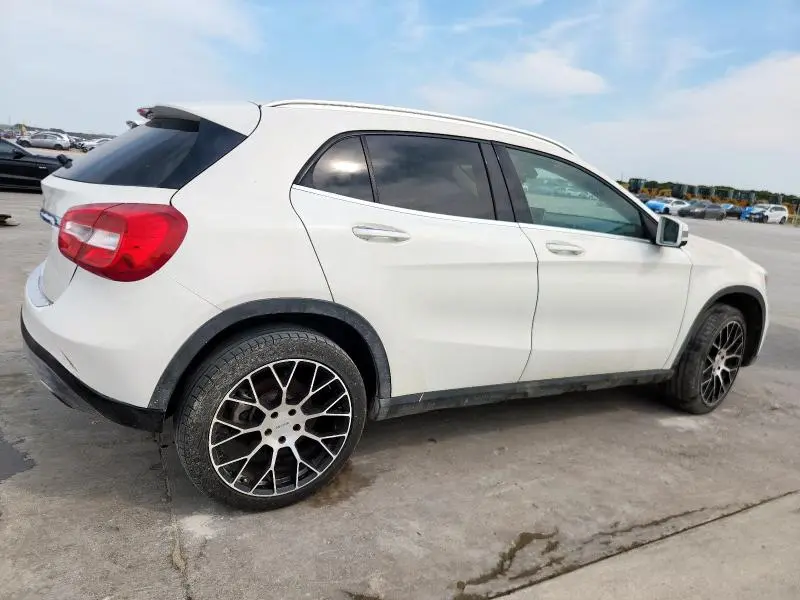2016 MERCEDES-BENZ GLA 250  