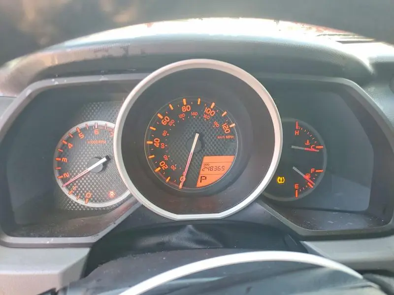 2011 TOYOTA 4RUNNER SR5  