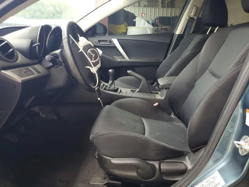 2011 MAZDA 3