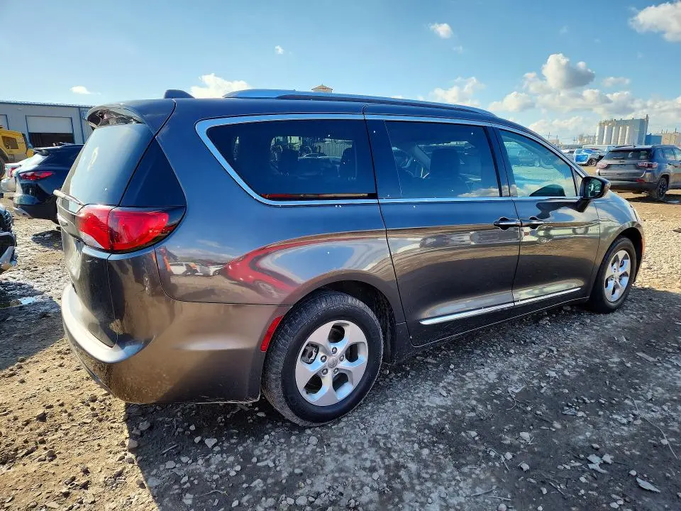 2017 CHRYSLER PACIFICA TOURING L PLUS  