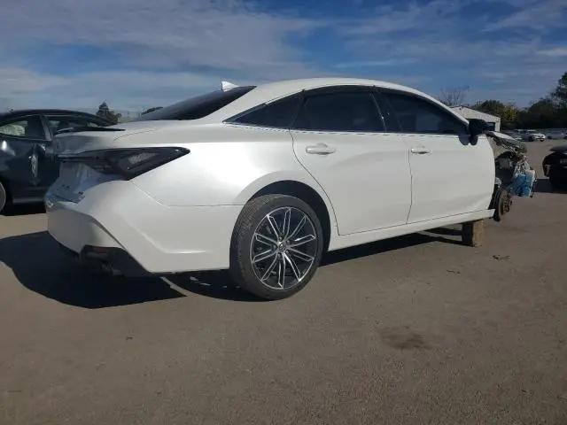 2019 TOYOTA AVALON XLE  