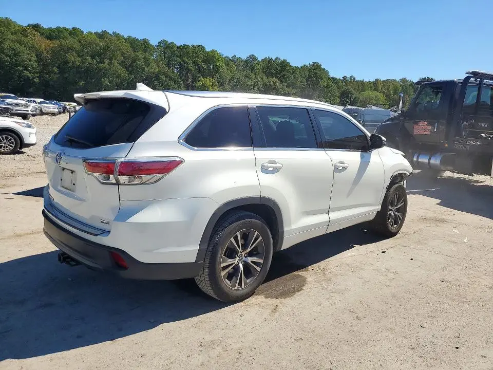 2016 TOYOTA HIGHLANDER XLE  