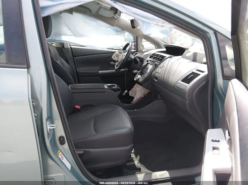 2013 TOYOTA PRIUS V FIVE
