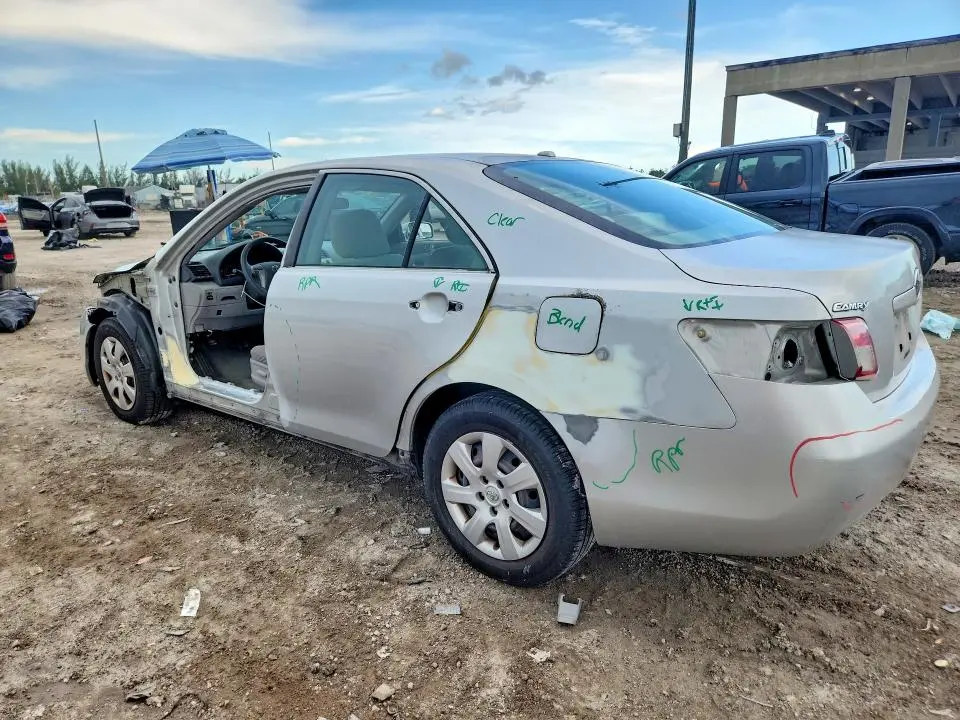 2010 TOYOTA CAMRY LE  