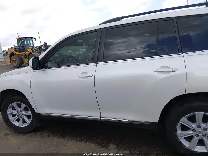 2013 TOYOTA HIGHLANDER SE V6
