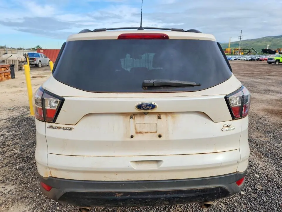 2017 FORD ESCAPE SE  