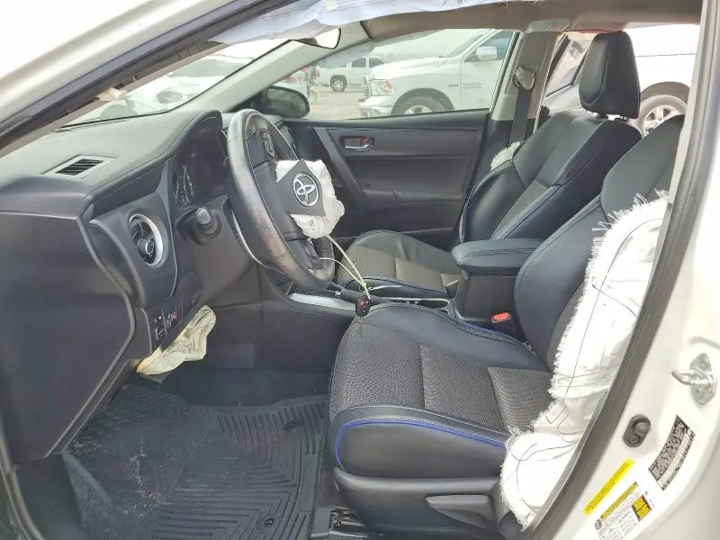 2017 TOYOTA COROLLA SE  