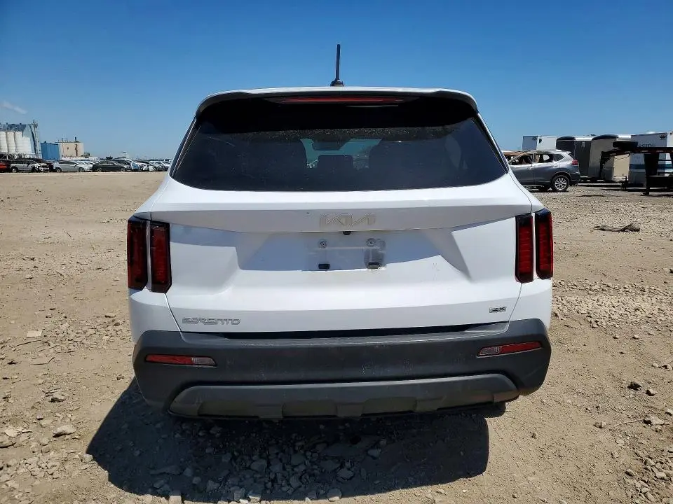 2023 KIA SORENTO LX  