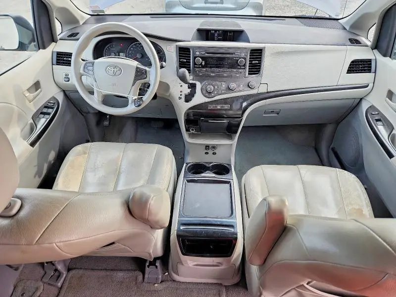 2011 TOYOTA SIENNA LE  