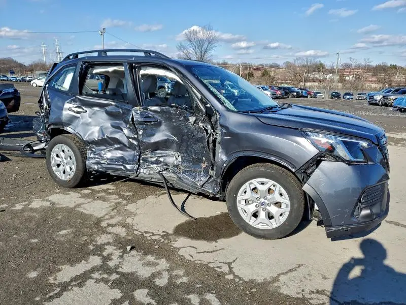 2024 SUBARU FORESTER   