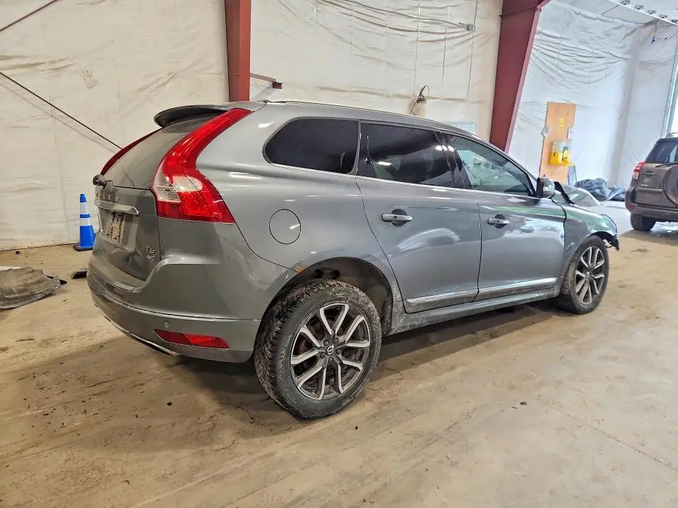 2016 VOLVO XC60 T6 PREMIER  