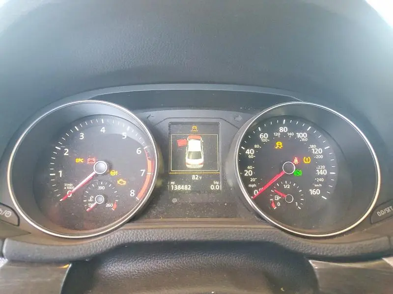 2018 VOLKSWAGEN PASSAT SE  