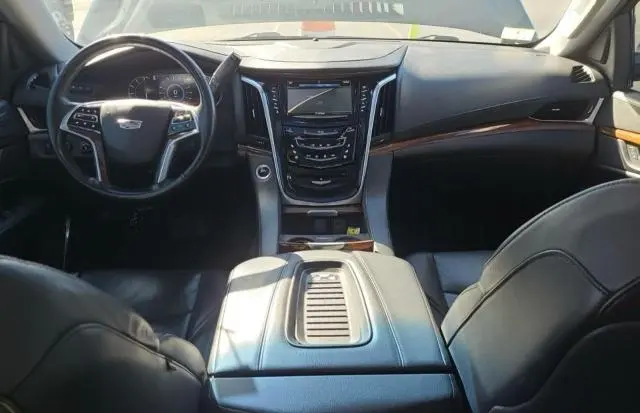 2019 CADILLAC ESCALADE ESV LUXURY  