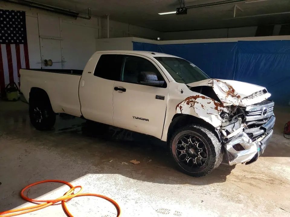2016 TOYOTA TUNDRA SR  