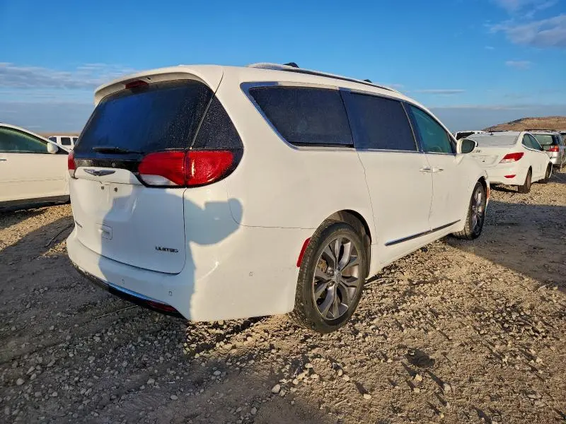 2017 CHRYSLER PACIFICA LIMITED  
