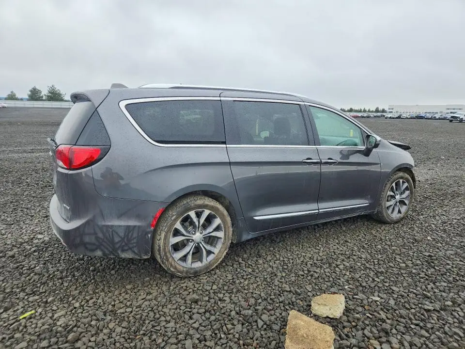 2018 CHRYSLER PACIFICA LIMITED  