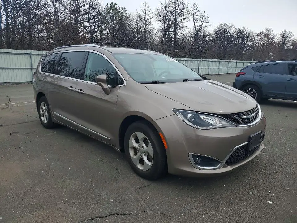 2017 CHRYSLER PACIFICA TOURING L PLUS  
