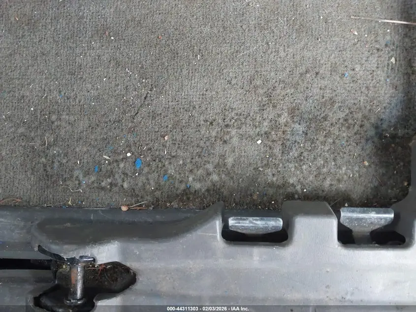 2013 TOYOTA SIENNA XLE V6 8 PASSENGER