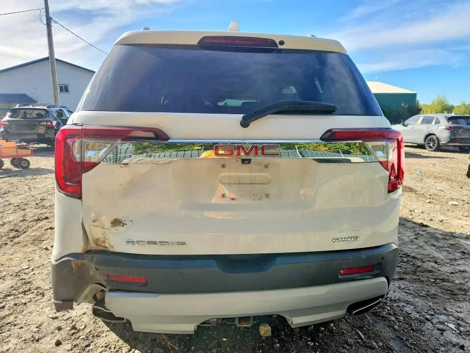 2021 GMC ACADIA SLT  