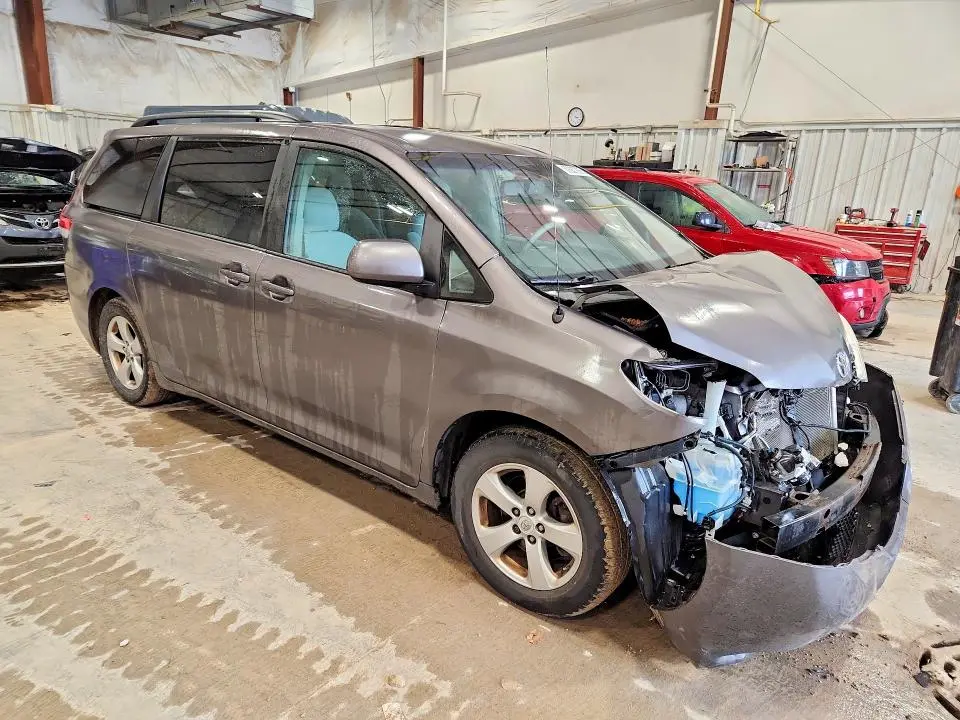 2012 TOYOTA SIENNA LE  