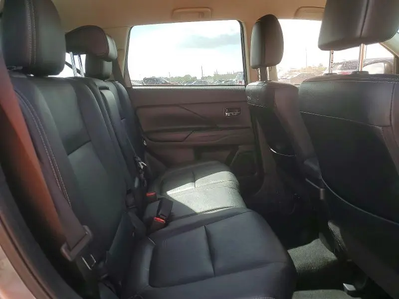 2016 MITSUBISHI OUTLANDER SE  