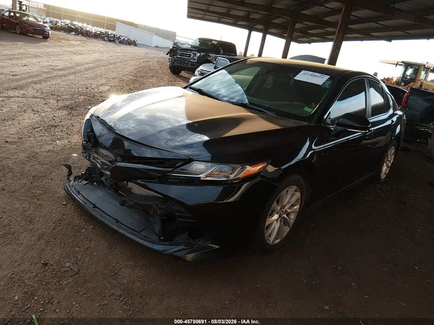 2018 TOYOTA CAMRY LE