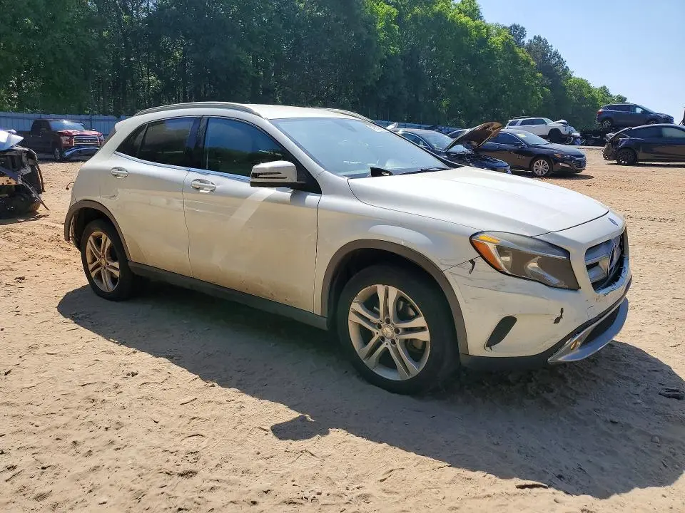 2015 MERCEDES-BENZ GLA 250  