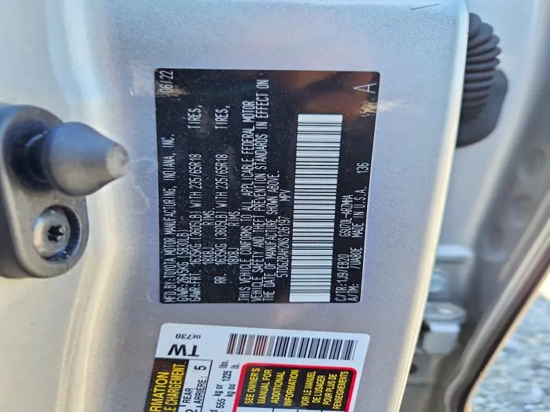 2022 TOYOTA HIGHLANDER XLE  