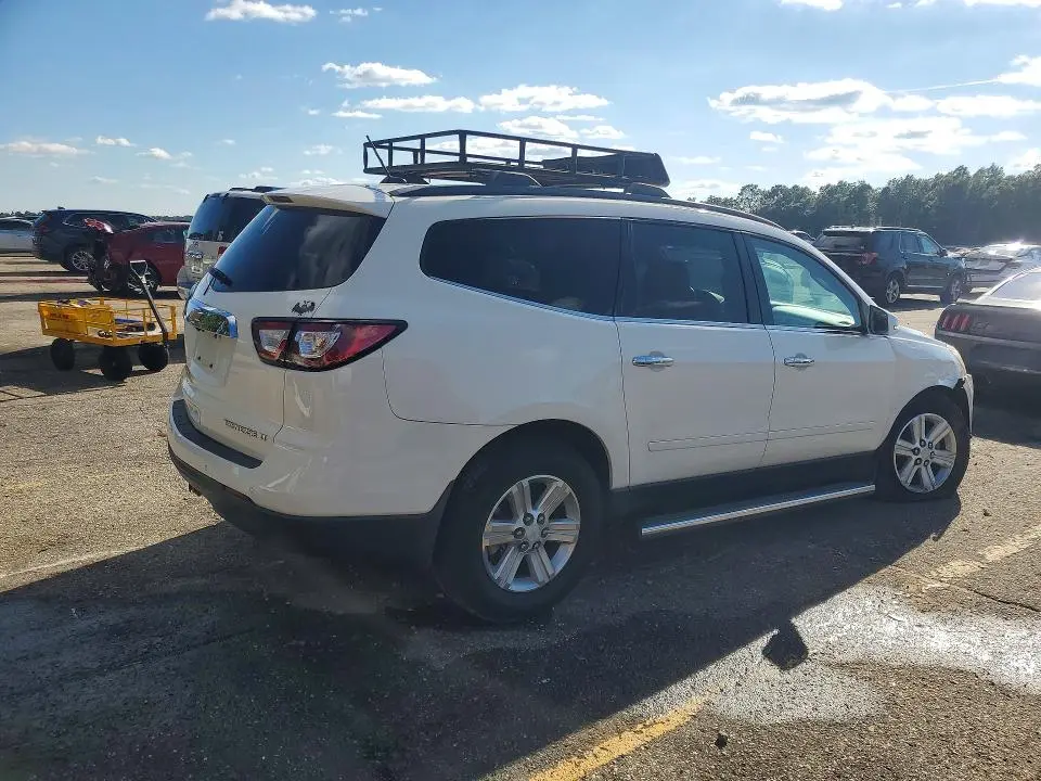 2014 CHEVROLET TRAVERSE LT  