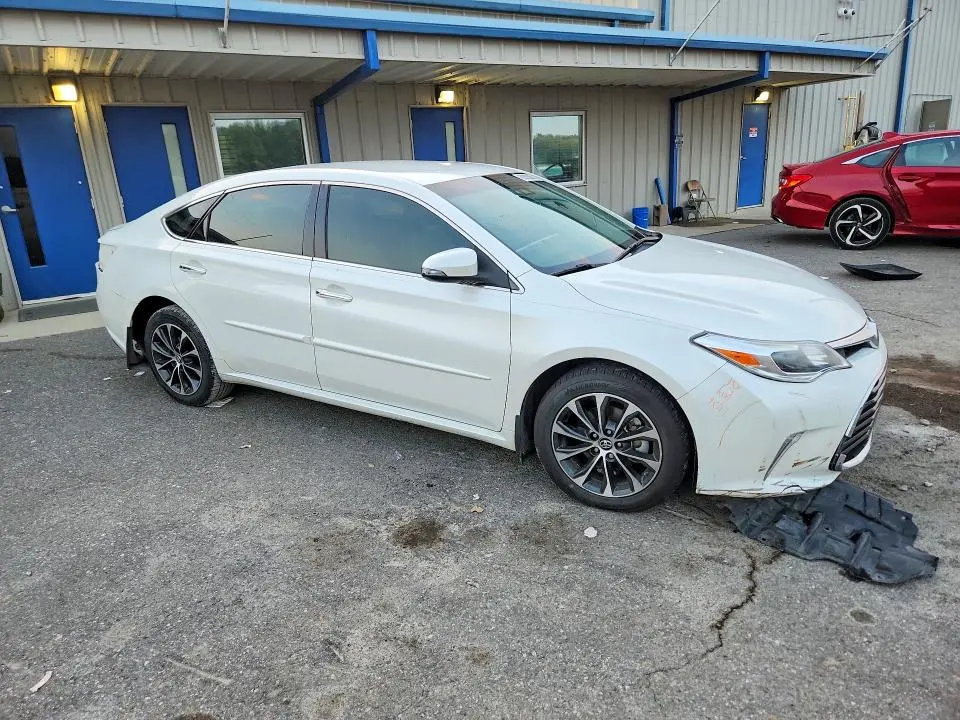 2017 TOYOTA AVALON XLE  