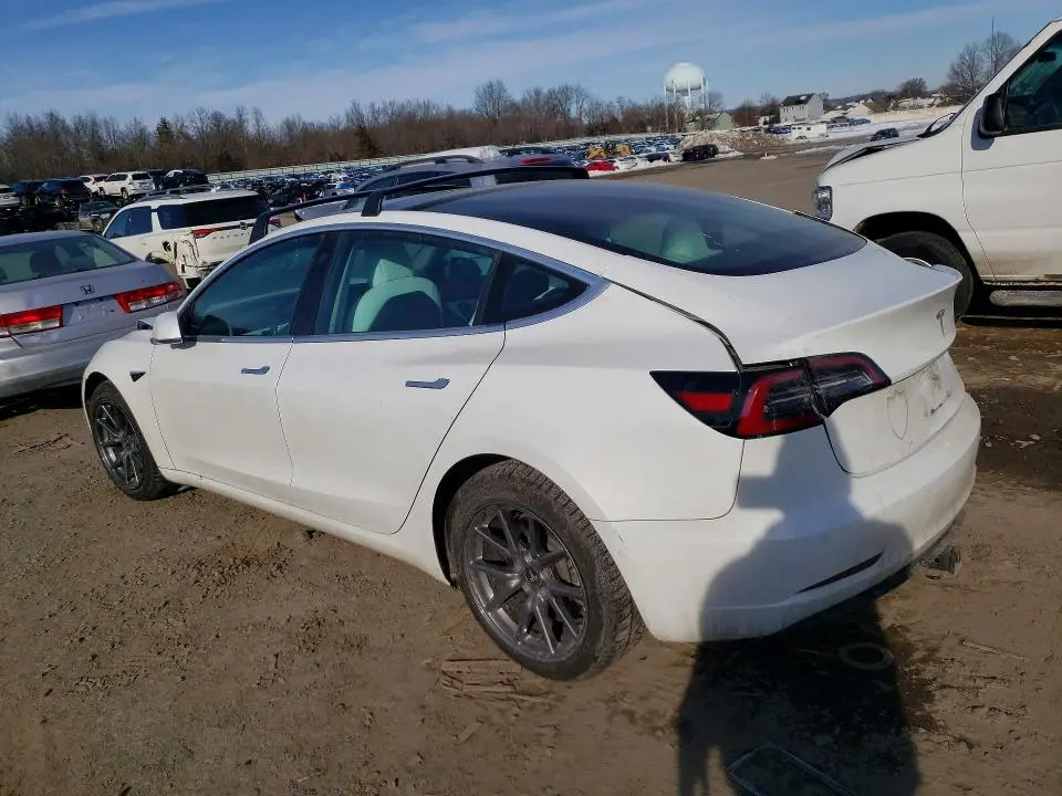 2018 TESLA MODEL 3   