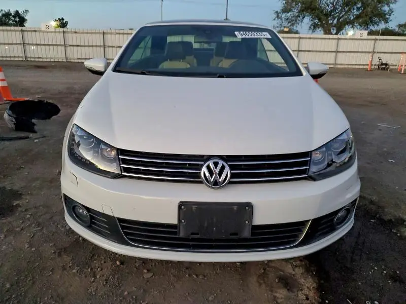 2015 VOLKSWAGEN EOS LUX  