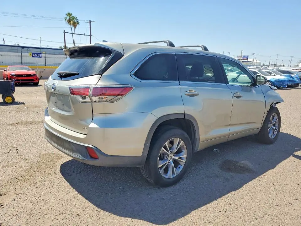 2015 TOYOTA HIGHLANDER LE PLUS  