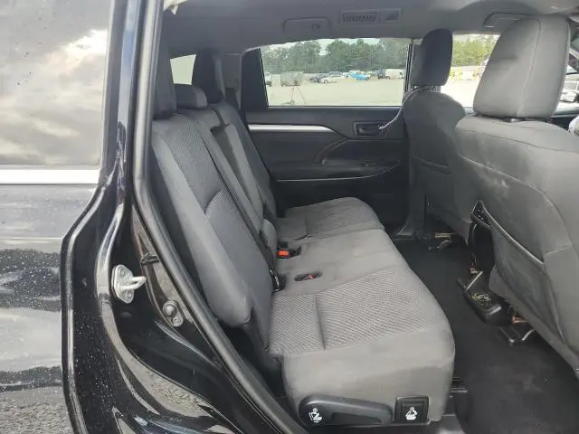 2019 TOYOTA HIGHLANDER LE  