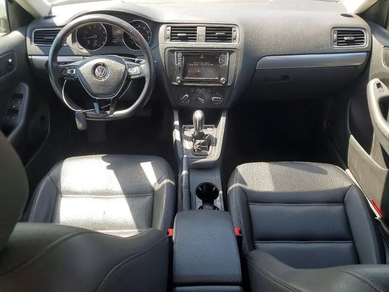 2017 VOLKSWAGEN JETTA SE  