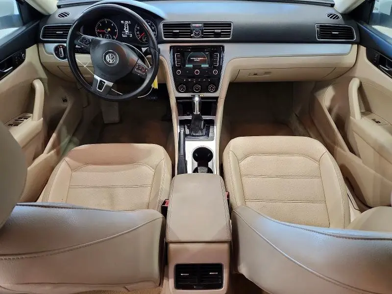 2013 VOLKSWAGEN PASSAT SE  