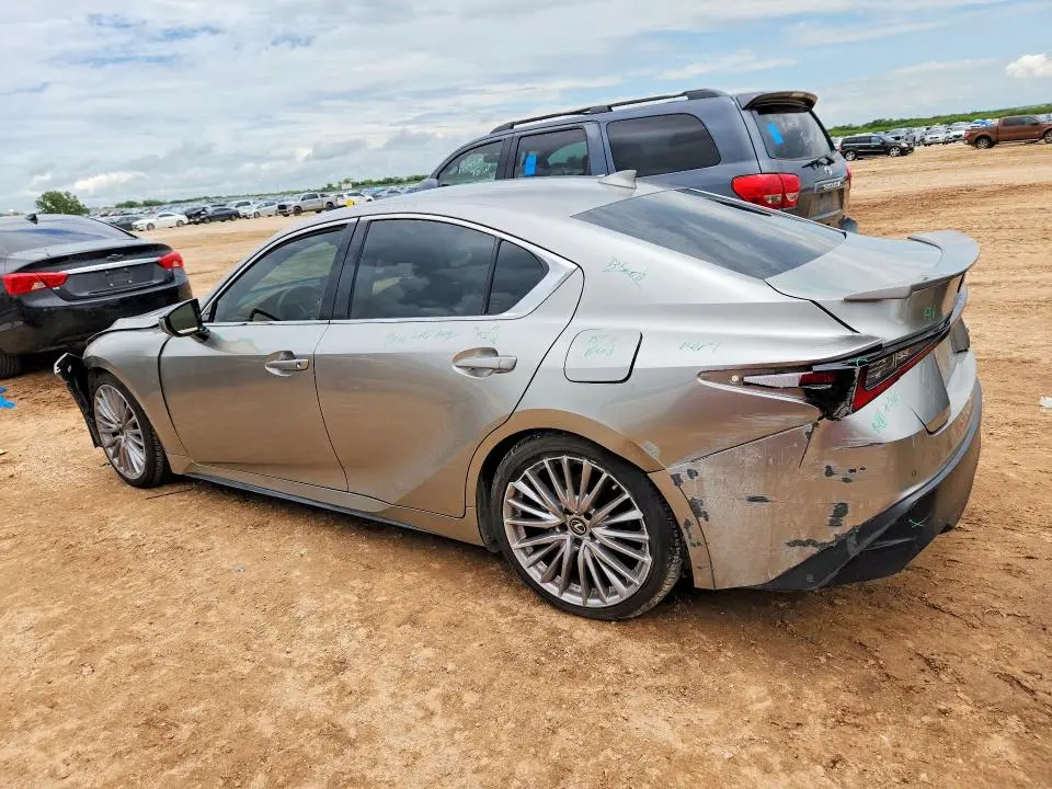 2022 LEXUS IS 300  