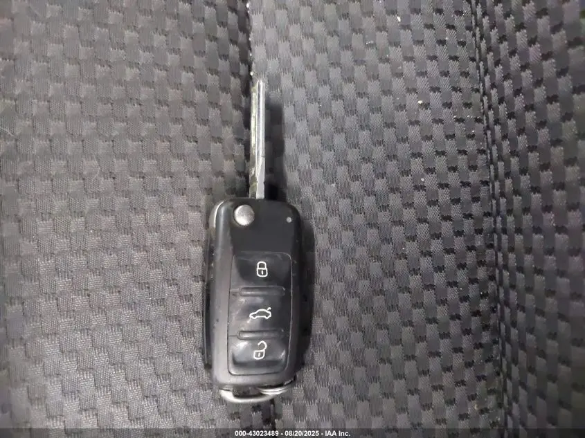 2015 VOLKSWAGEN PASSAT 1.8T S