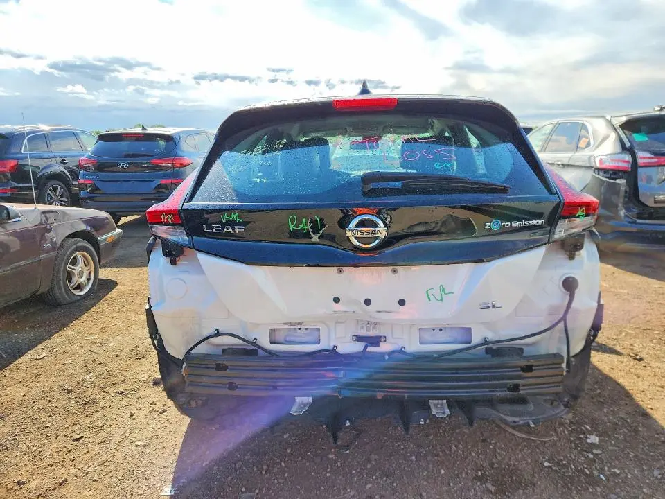 2018 NISSAN LEAF SL  