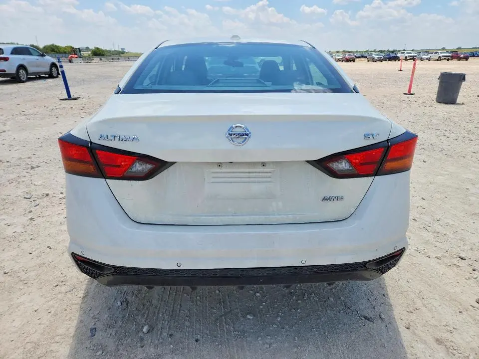 2022 NISSAN ALTIMA SV  