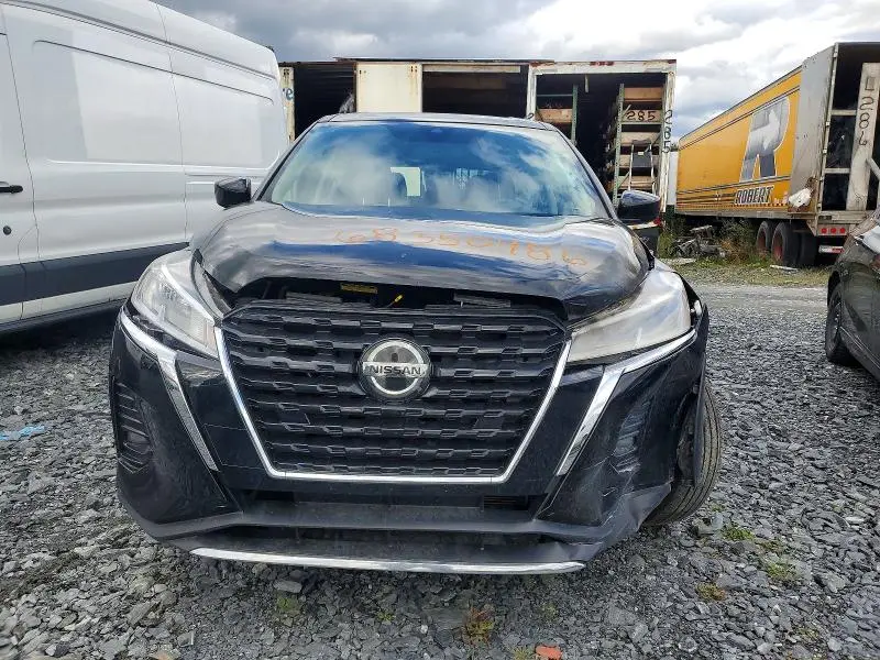 2021 NISSAN KICKS S  