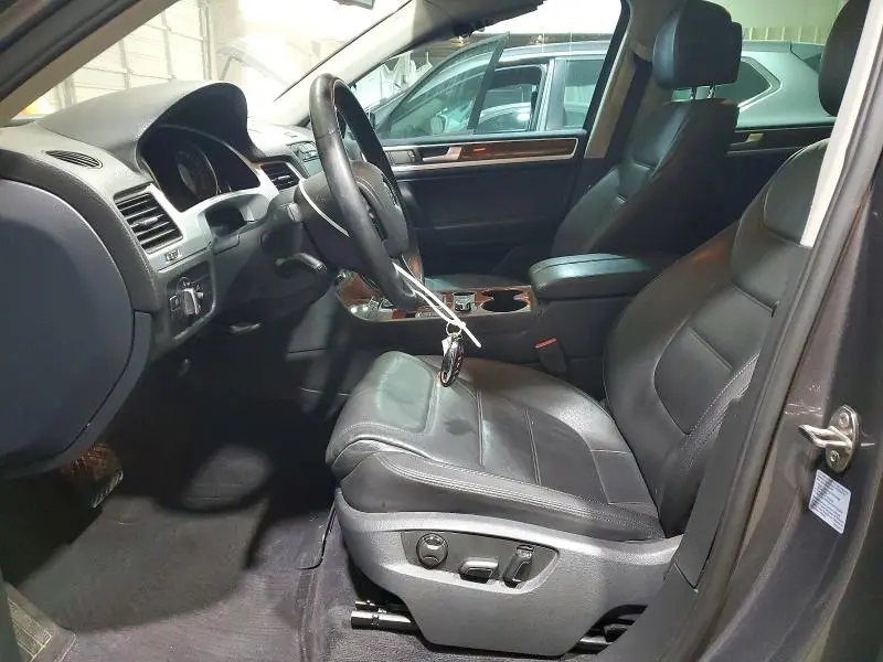 2013 VOLKSWAGEN TOUAREG V6 TDI  