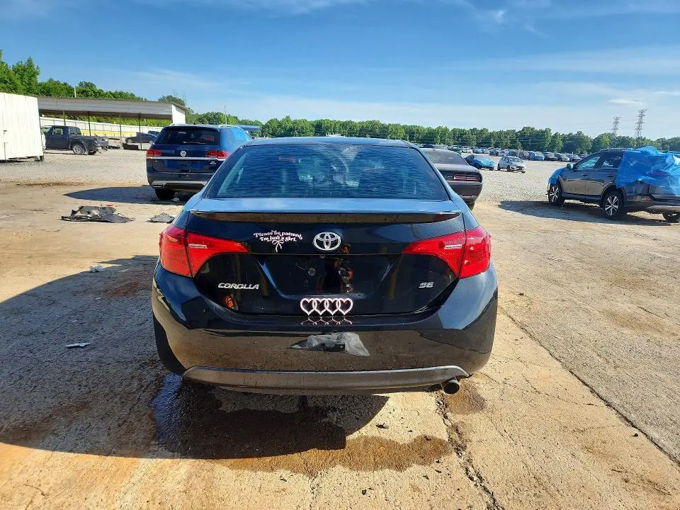 2018 TOYOTA COROLLA SE  