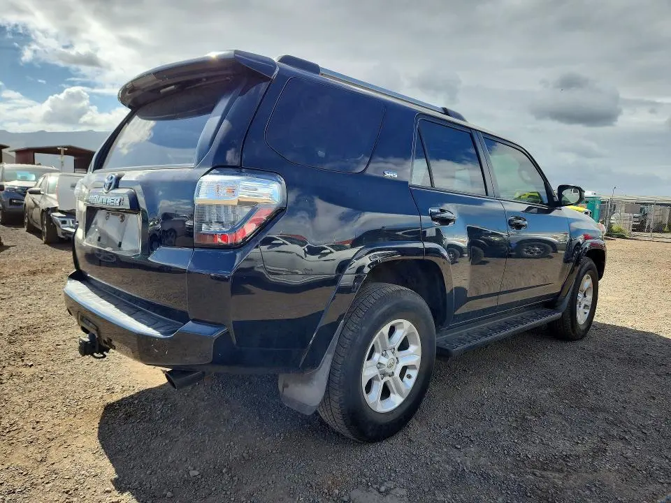 2021 TOYOTA 4RUNNER SR5  