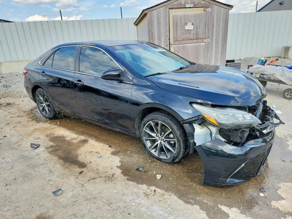 2015 TOYOTA CAMRY XSE V6  