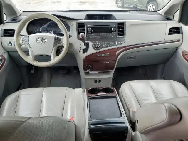 2011 TOYOTA SIENNA XLE  