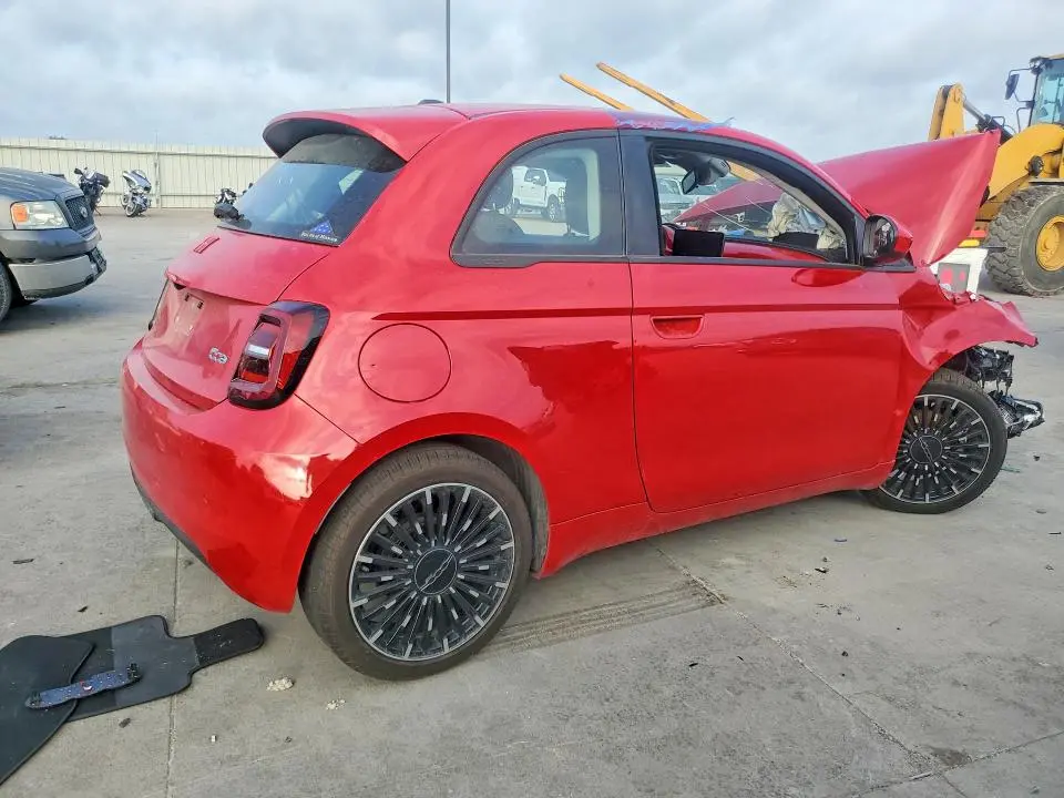 2024 FIAT 500 E RED  